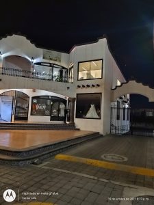 Fachada edif 1 nocturna